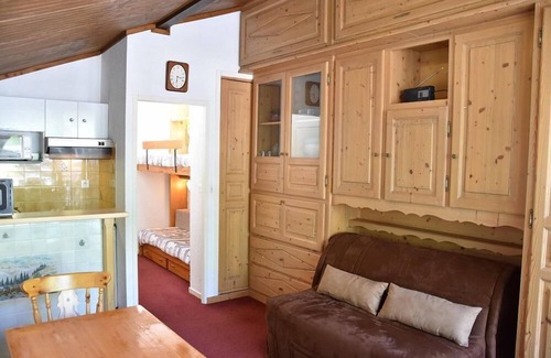 Pralognan-la-Vanoise Apartment | 10m from ski slopes, 4th floor, balcony, parking, tv, ski locker, 24m², Pralognan-la-Vanoise