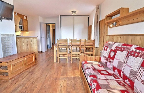 La Perriere Apartment | 10m from ski slopes, 5th floor, balcony, ski locker, 41m², La Tania