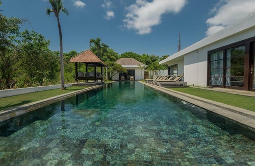 Dyanapura Villa | 11 Bdr-Last Minute Deal 50%+ OFF! Near Beach