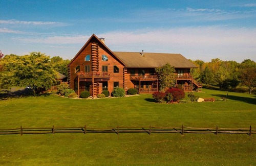 Point Au Roche Villa | 11-Bedroom Family Retreat/Wedding - Lake Champlain