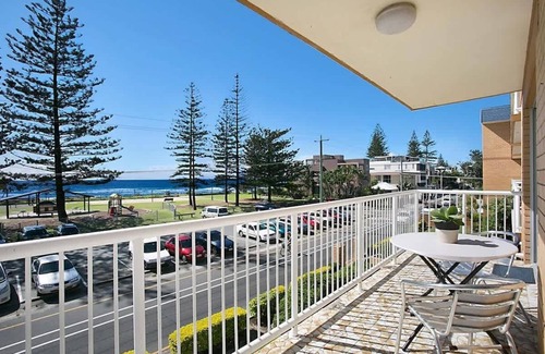 Mermaid Beach Apartment | #11 Camden House Summ