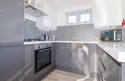 Dobwalls Cottage | 11 MEADOW RETREAT, romantic, luxury holiday cottage in Dobwalls