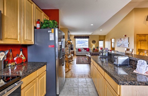 Wildernest House | 11 Mi to Keystone: Silverthorne Condo w/Deck