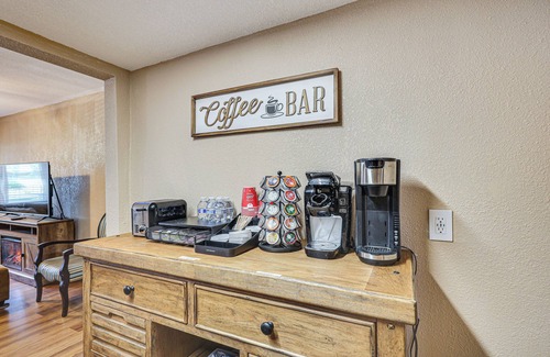 Gladeview House | 11 Mi to South Beach: Home w/Screened Porch!