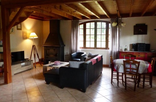 Montaignac-Saint-Hippolyte House | 110 m² Gîte ∙ 2 bedrooms ∙ 5 guests