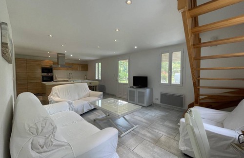 Burosse-Mendousse House | 110 m² Gîte ∙ 3 bedrooms ∙ 6 guests