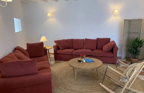 Monteaux House | 110 m² House ∙ 3 bedrooms ∙ 7 guests