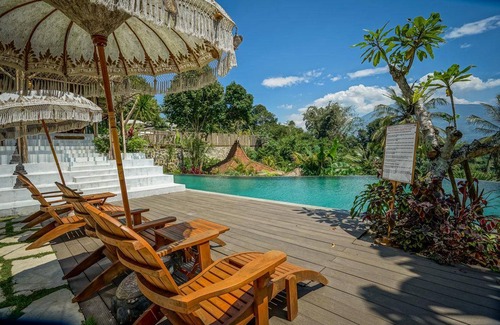 Caringin Resort | 110 m² Resort ∙ 2 bedrooms ∙ 6 guests