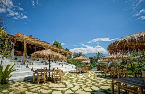 Caringin Resort | 110 m² Resort ∙ 2 bedrooms ∙ 6 guests