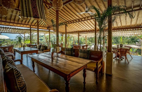 Caringin Resort | 110 m² Resort ∙ 2 bedrooms ∙ 6 guests
