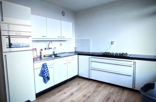 Municipality of Capelle aan den IJssel Resort | 110 m² Private room ∙ 1 bedroom ∙ 5 guests