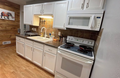 Dubuque Apartment | 1103#201-Charming 2-bedroom apartment with AC, WiFi in brilliant Dubuque