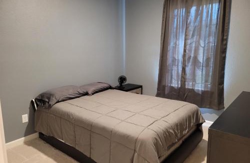 Kingsland House | 111 College