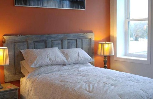 Port Colborne Apartment | 111 m² Apartment ∙ 3 bedrooms ∙ 7 guests