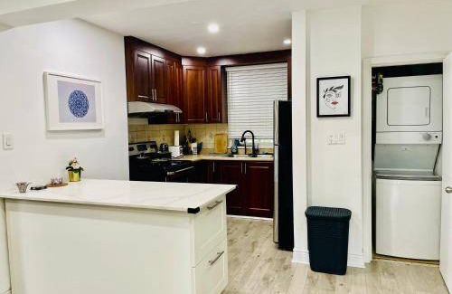 Etobicoke Apartment | 111 m² Apartment ∙ 3 bedrooms ∙ 9 guests