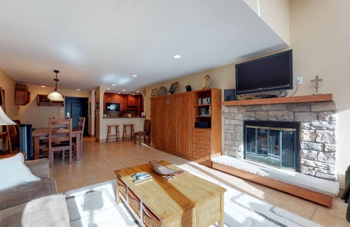 Copper Mountain Village House | 111 m² Penthouse ∙ 2 bedrooms ∙ 8 guests
