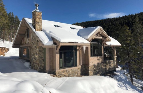 Coal Creek Cabin | 112 m² Cabin ∙ 2 bedrooms ∙ 4 guests