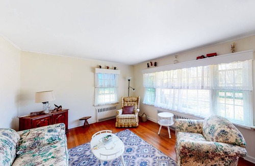 Southold House | 112 m² House ∙ 2 bedrooms ∙ 4 guests