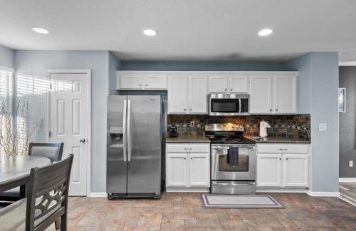 Brighton House | 1130 Mockingbird St