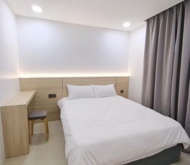 Pauh Hotel | 1188 GUEST HOUSE