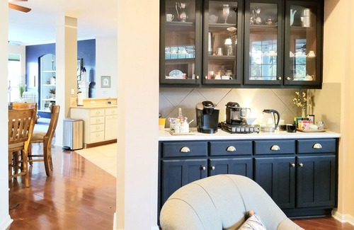 Shady Hollow House | 11acre Retreat w/ Heated Pool & Hot Tub