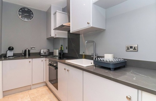 Beverley Cottage | 12 Cross Street