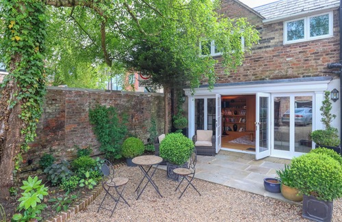 Beverley Cottage | 12 Cross Street