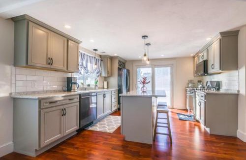 Sandwich House | 12 Feake Avenue Sandwich - Cape Cod