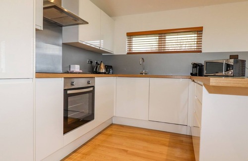 Dobwalls Cottage | 12 HORIZON VIEW, pet friendly, luxury holiday cottage in Dobwalls