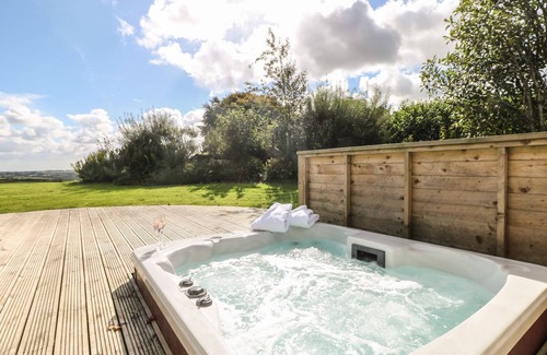 Dobwalls Cottage | 12 HORIZON VIEW, pet friendly, luxury holiday cottage in Dobwalls