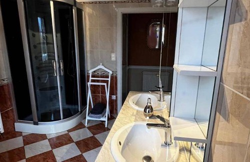 Aire-sur-la-Lys Bed & Breakfast | 12 m² Bed and breakfast ∙ 2 guests