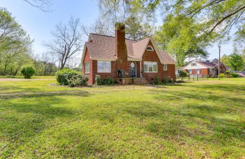 Mason House | 12 Mi to BlueOval City Tennessee Getaway!