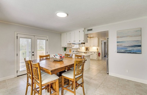 Lynn Haven House | 12 Mi to PCB: 'The Whale’s Tale’ w/Patio & Grill