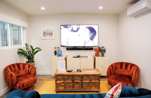 Venice Hotel | 12 Miles West Suite 2