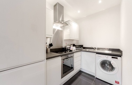 Sutton Central Apartment | 12 Nouvelle House - 1 bedroom apartment