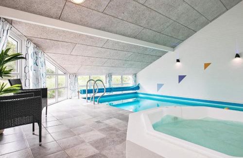 Blavand House | 12 person holiday home in Bl vand