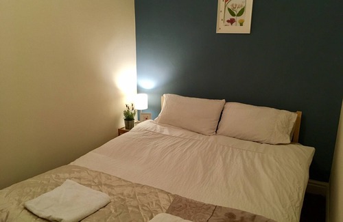 Riverside Apartment | **12 Person Super-Central Stag/Hen/Group City Centre Crash Pad**