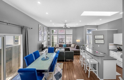 Calgary House | 12 Spacious Home w/A/C, Crib, Garage, By Airport