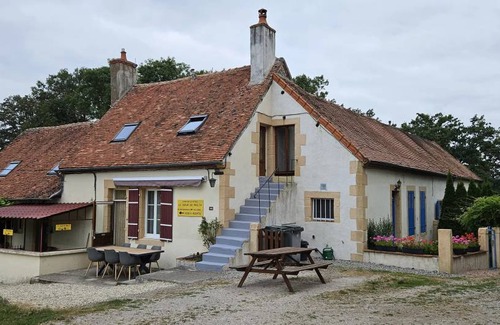 Saint-Aubin-le-Monial Apartment | 120 m² Apartment ∙ 2 bedrooms ∙ 7 guests