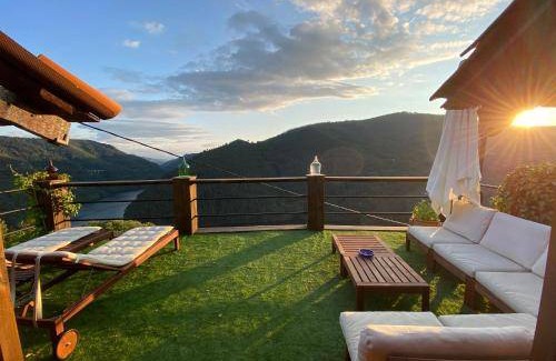 Panton Ski Chalet | 120 m² Chalet ∙ 4 bedrooms ∙ 6 guests