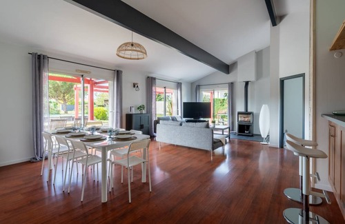 Saint-Jean-d'Illac House | 120 m² House ∙ 3 bedrooms ∙ 8 guests
