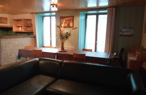 Besse-en-Chandesse House | 120m2 duplex apartment