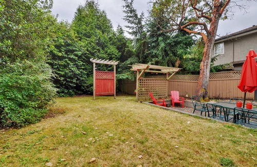 Cordova Bay Apartment | #121 Mysty Woods - 2 Bedroom Garden Suite