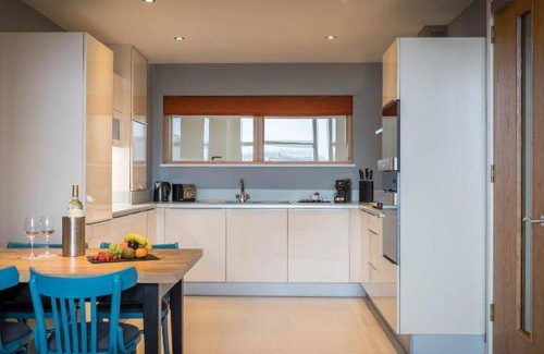 Wexford Apartment | 124 m² Serviced apartment ∙ 3 bedrooms ∙ 6 guests