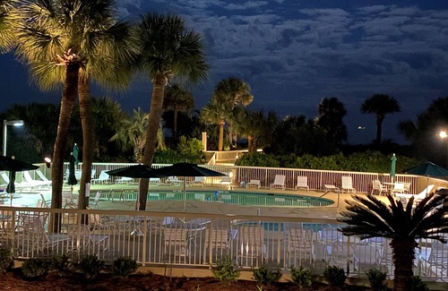 North Forest Beach Villa | 125 Breakers by 'hiltonheadscrentals': Great Spring/Summer Dates Are Available