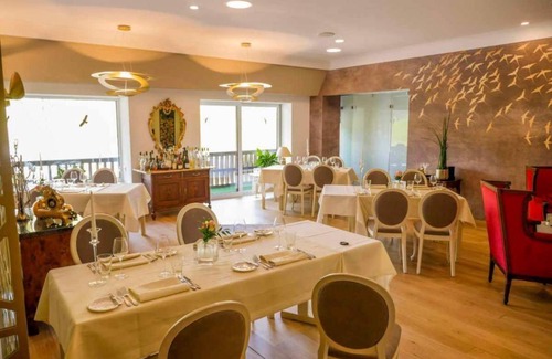 Wadern Hotel | 125 m² Hotel ∙ 2 bedrooms ∙ 6 guests