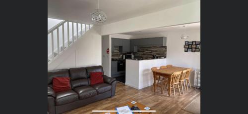 Saint Breward Villa | 128 Hengar Manor