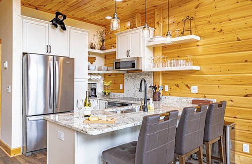 Lake Lure House | 12pm check-in/out. NEW Modern Mountain Log House in Lake Lure on 30 acres