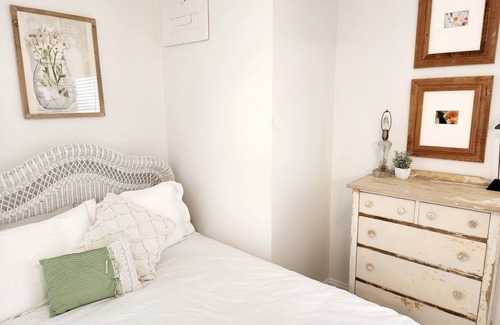 Berryville Hotel | 13 BR Boutique in Berryville