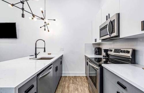 Delair Apartment | 13 Luxury FREE Private Parking - 1st flr